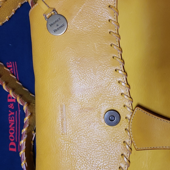 Brand new leather Dooney & Bourke hobo bag. - Picture 6 of 10